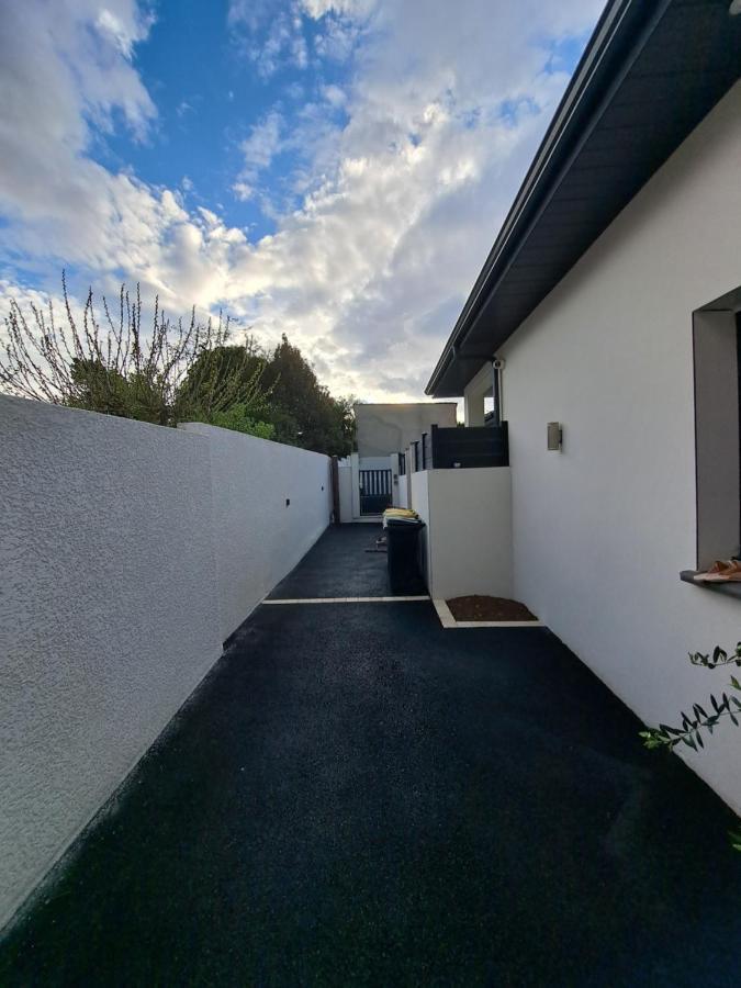 Charmante Maison Avec Piscine Bessan Exterior foto